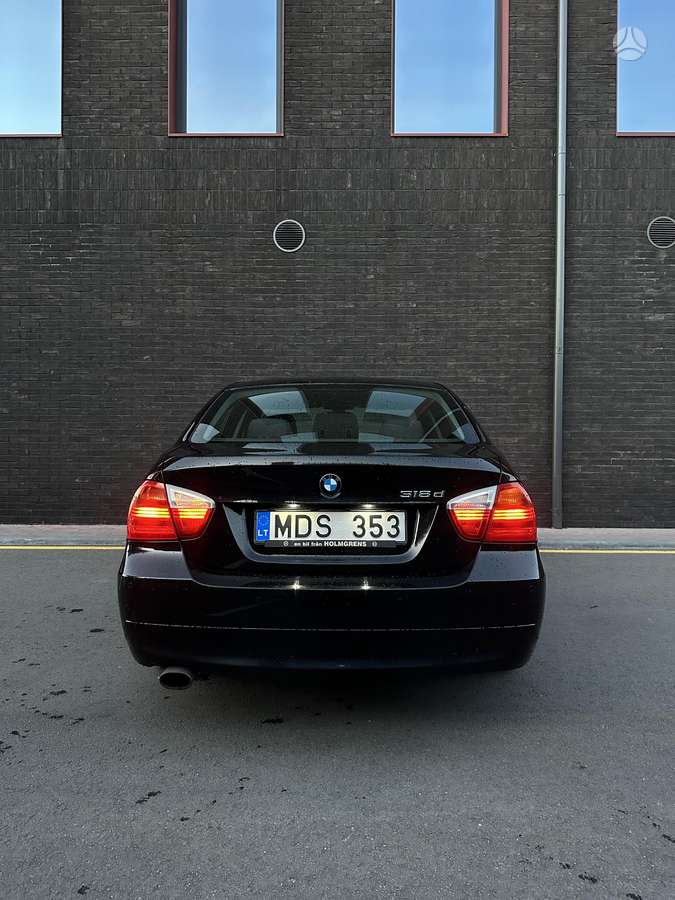 BMW 318, 2.0 l., Седан