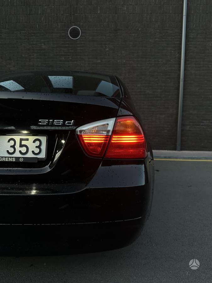 BMW 318, 2.0 l., Седан