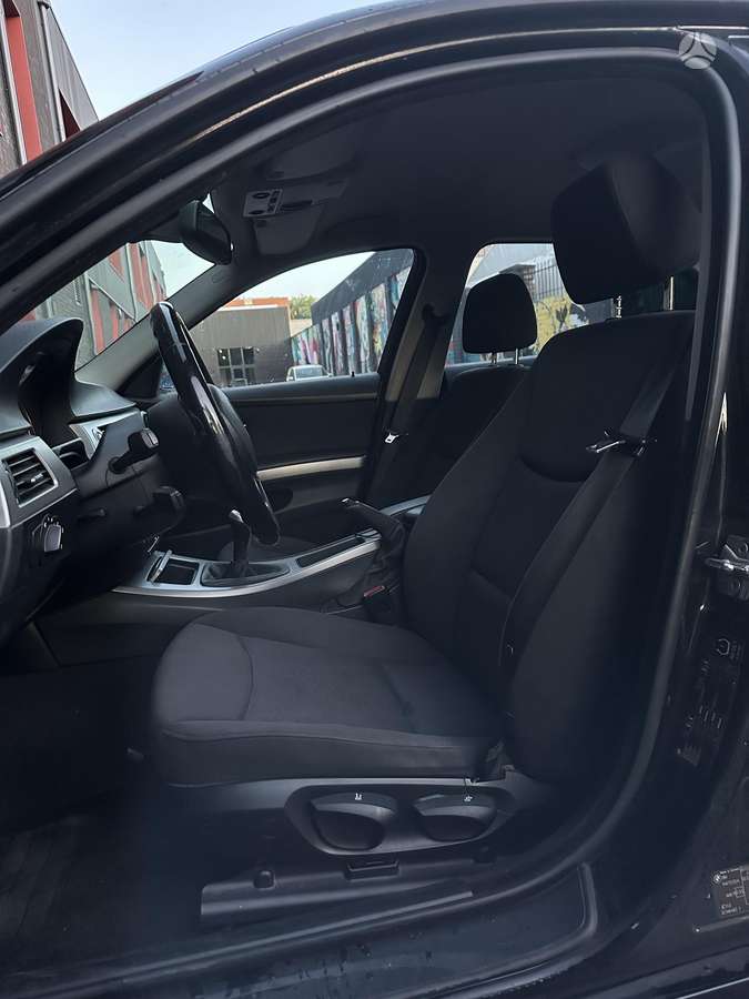 BMW 318, 2.0 l., Седан