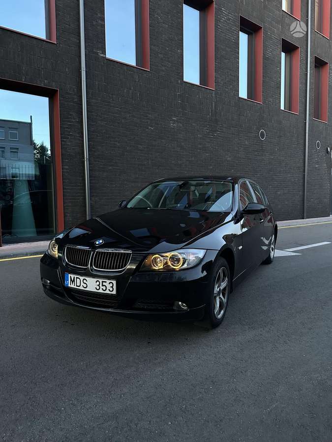 BMW 318, 2.0 l., Седан