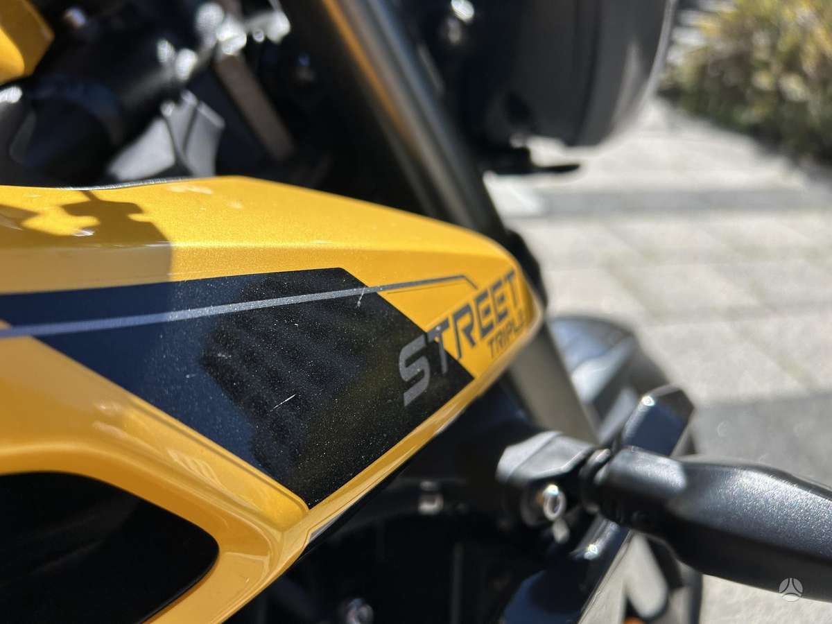 Triumph Street Triple 765cc, street / classic