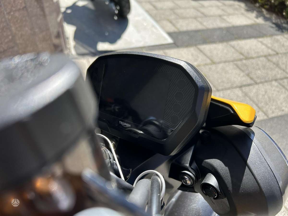 Triumph Street Triple 765cc, street / classic