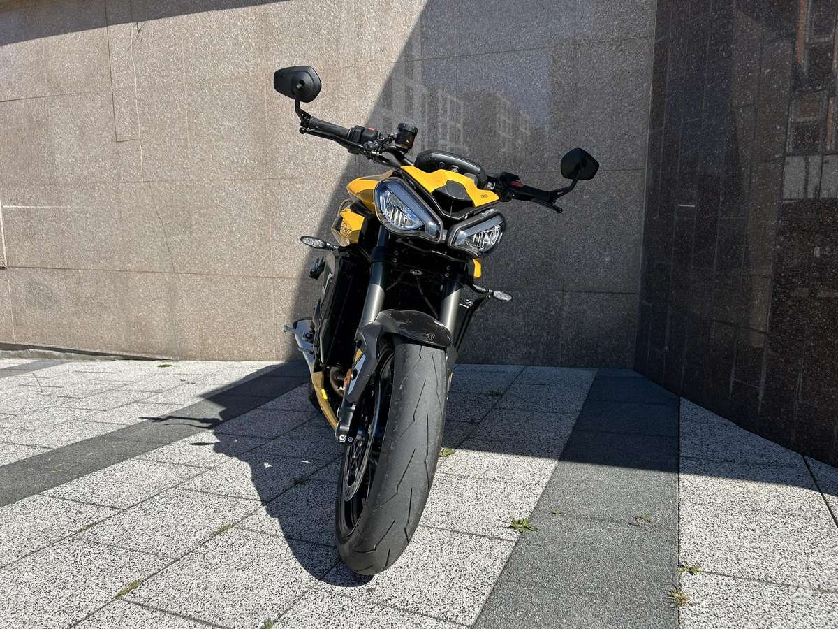 Triumph Street Triple 765cc, street / classic
