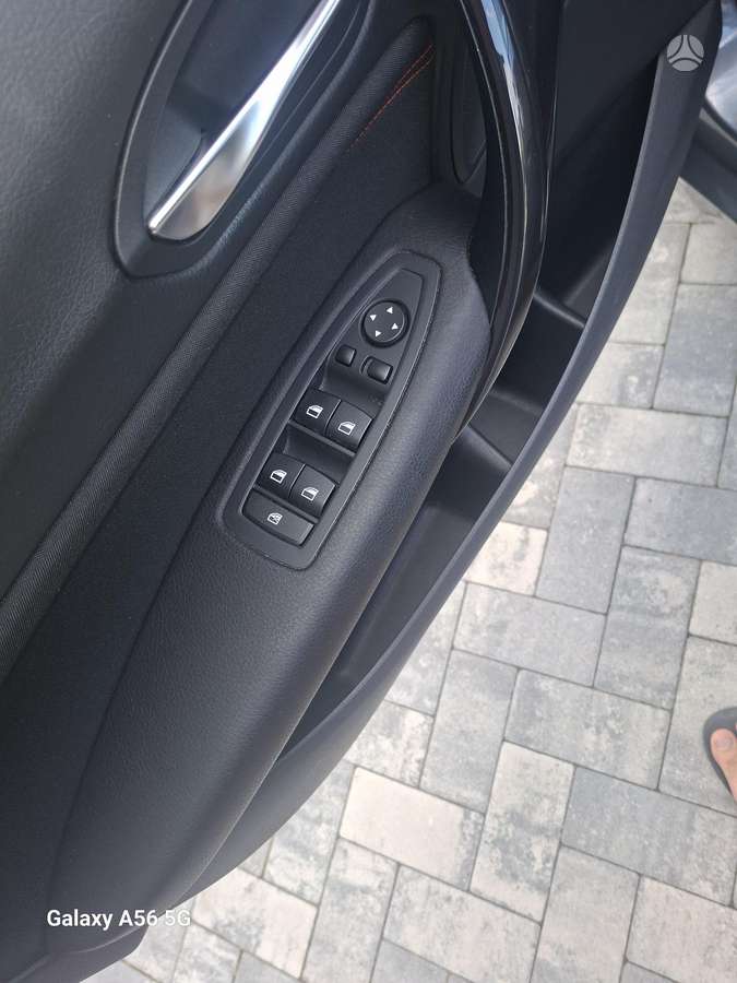 BMW 120, 2.0 l., hatchback