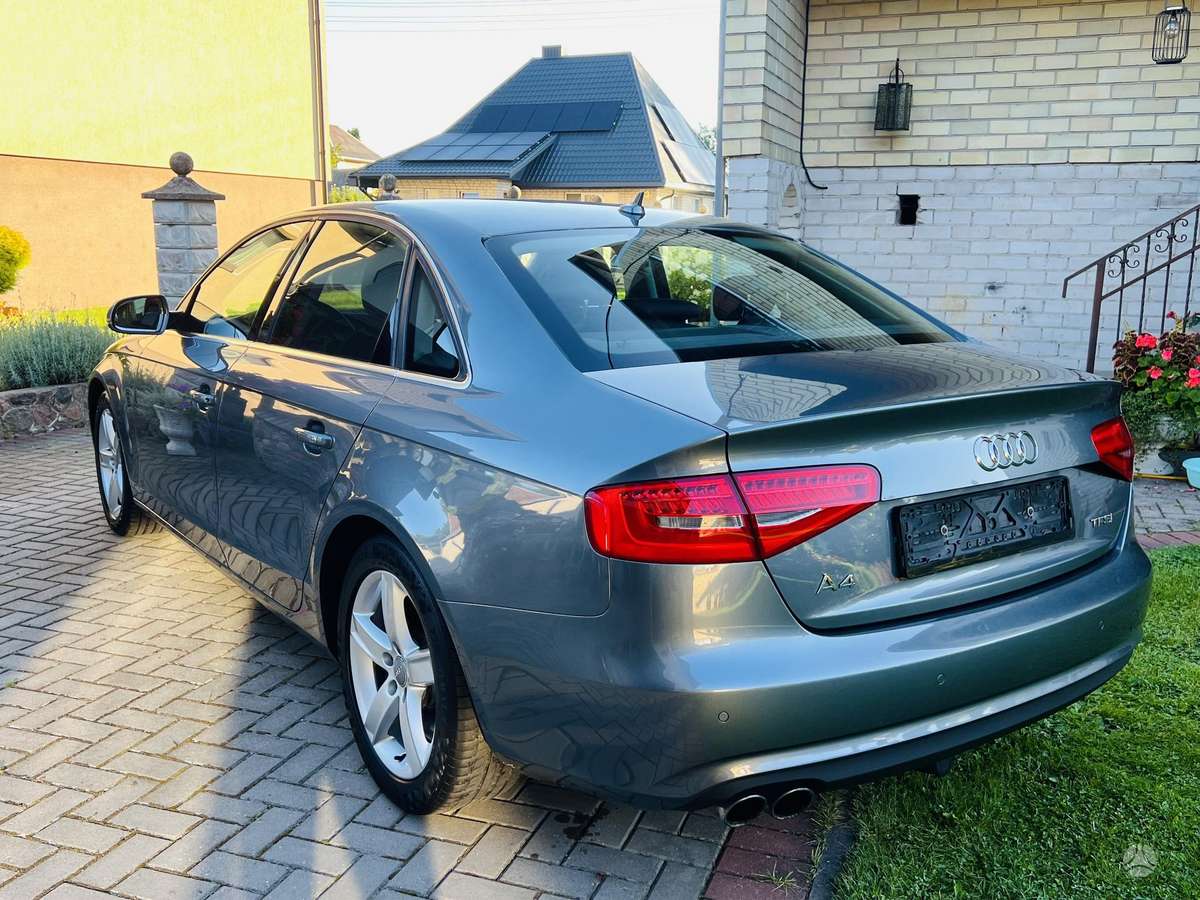 Audi A4, 1.8 l., Седан