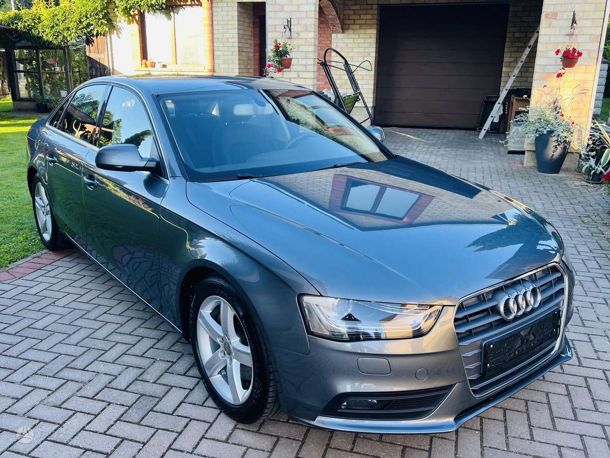 Audi A4, 1.8 l., Седан