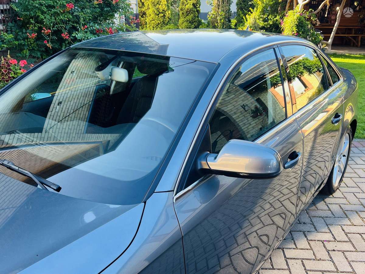 Audi A4, 1.8 l., Седан