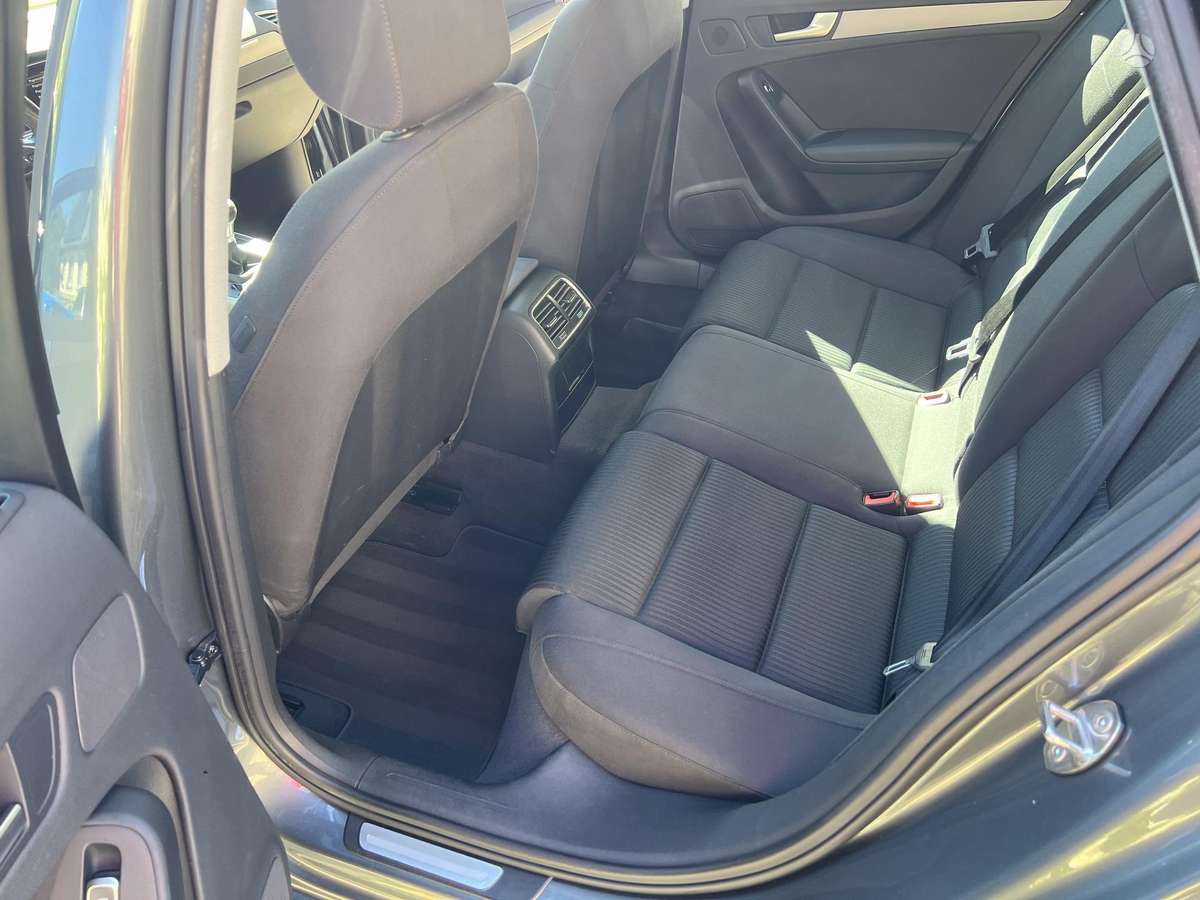 Audi A4, 1.8 l., Седан