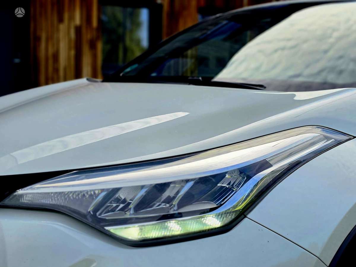 Toyota C-HR - 11