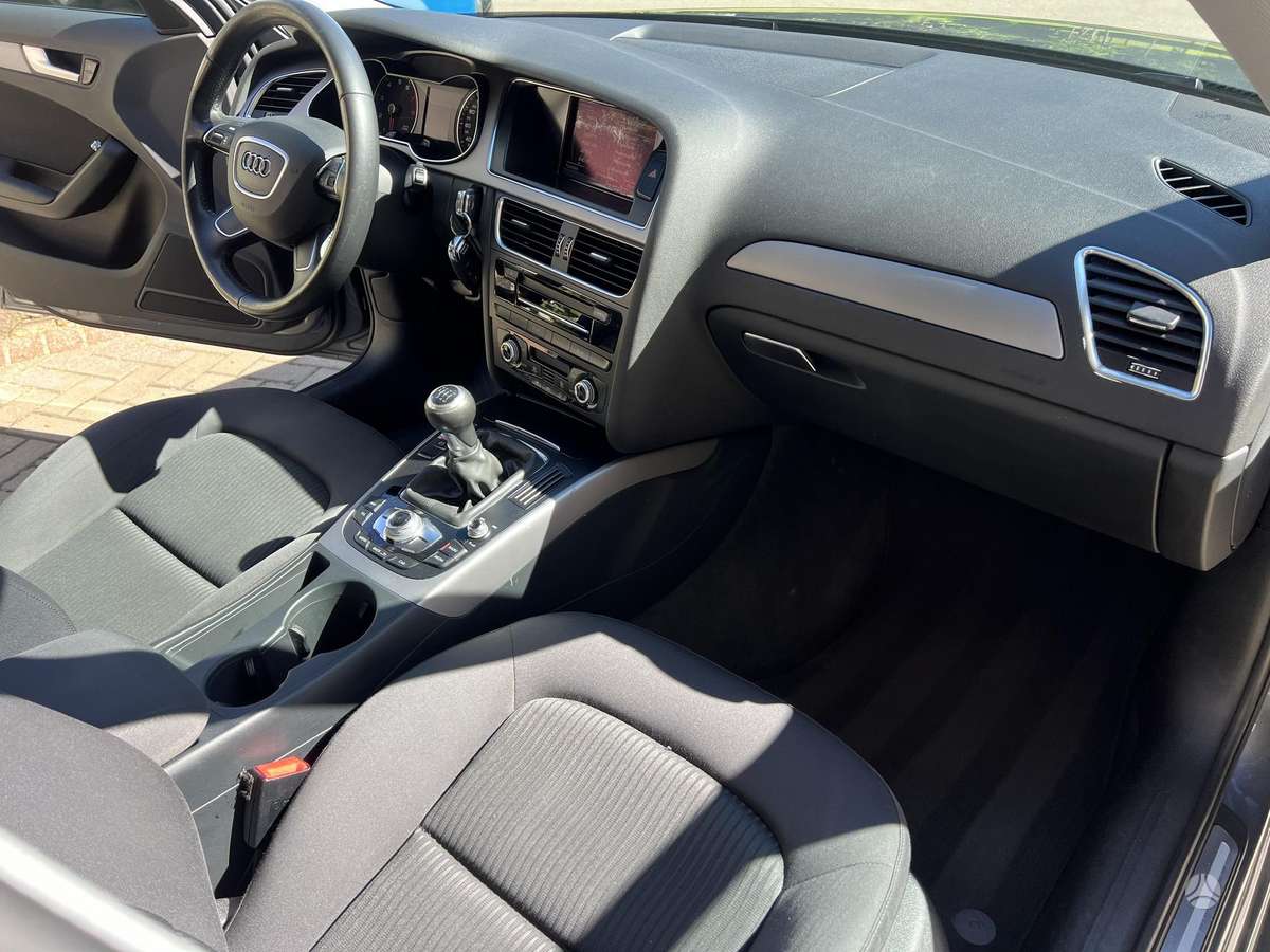 Audi A4, 1.8 l., Седан