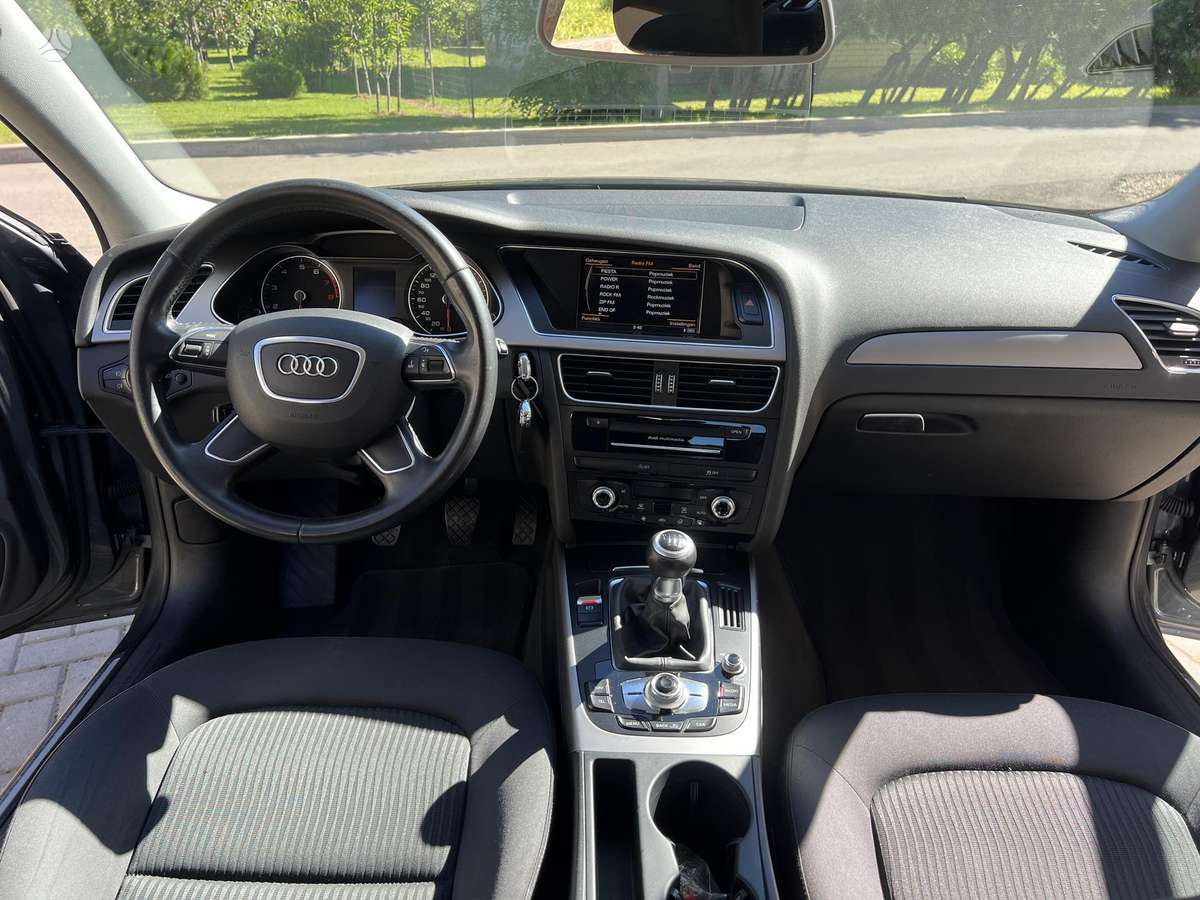 Audi A4, 1.8 l., Седан