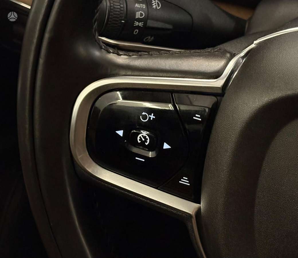 Volvo XC90 - 11