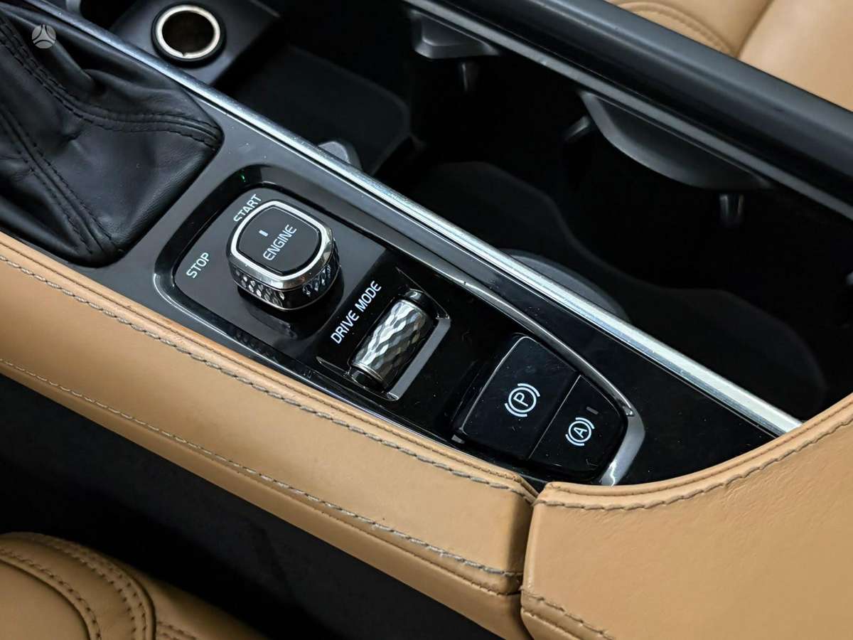 Volvo XC90 - 12