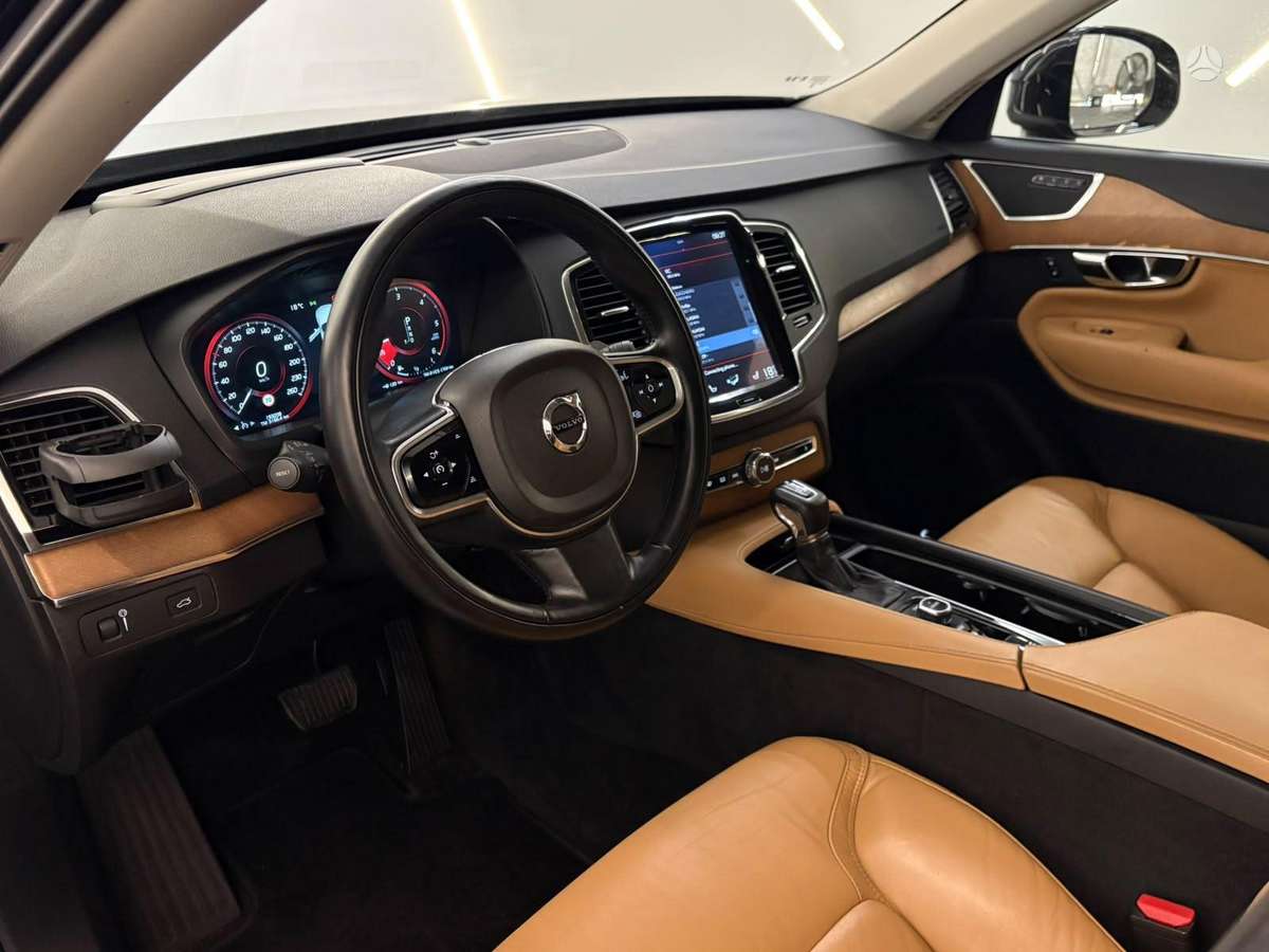Volvo XC90 - 2