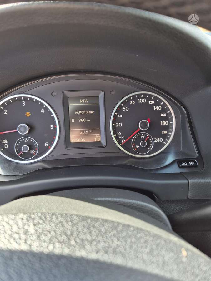 Volkswagen Tiguan - 8
