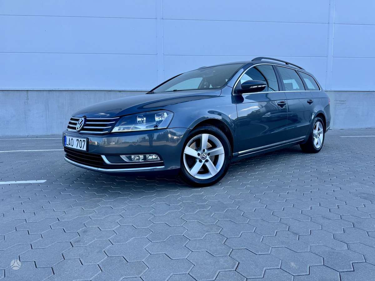 Volkswagen Passat - 1
