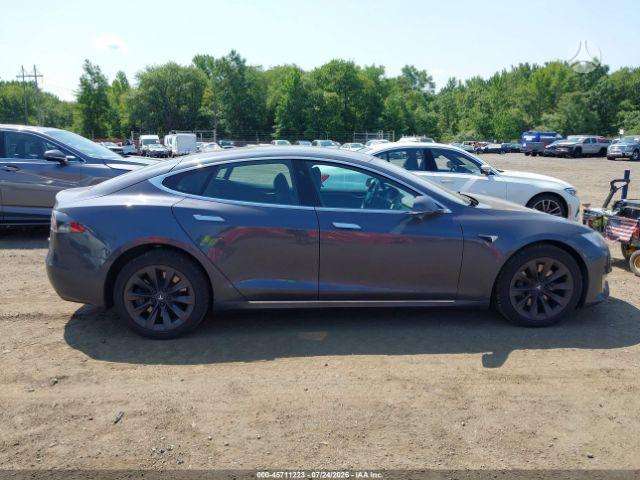 Tesla Model S, hatchback