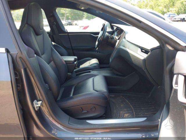 Tesla Model S, hečbekas