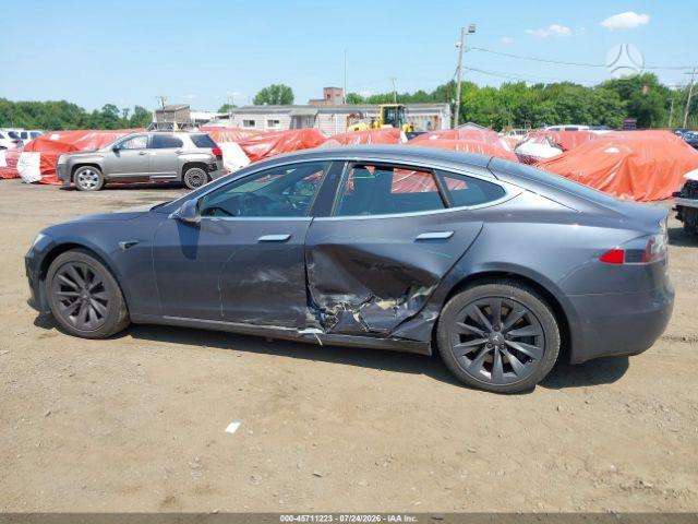 Tesla Model S, hatchback
