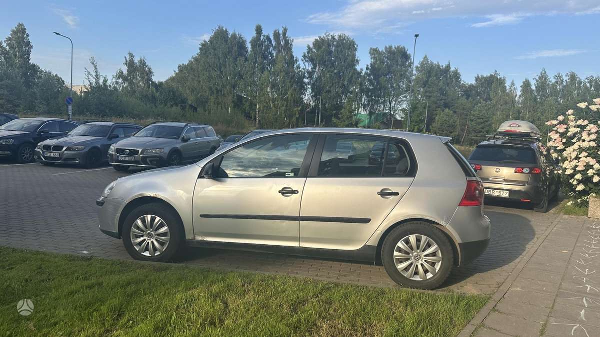 Volkswagen Golf - 5