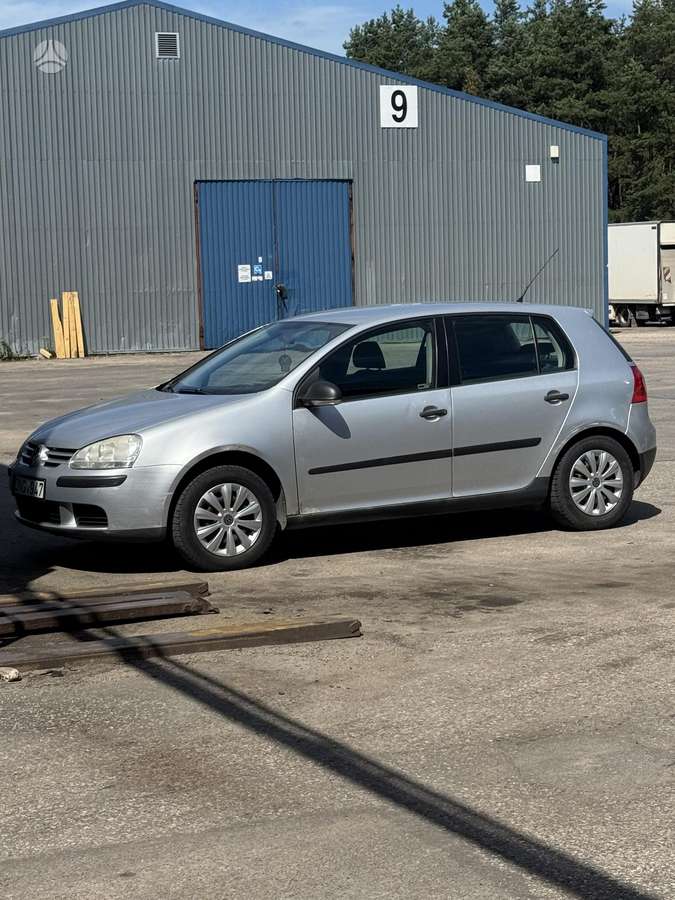 Volkswagen Golf - 6