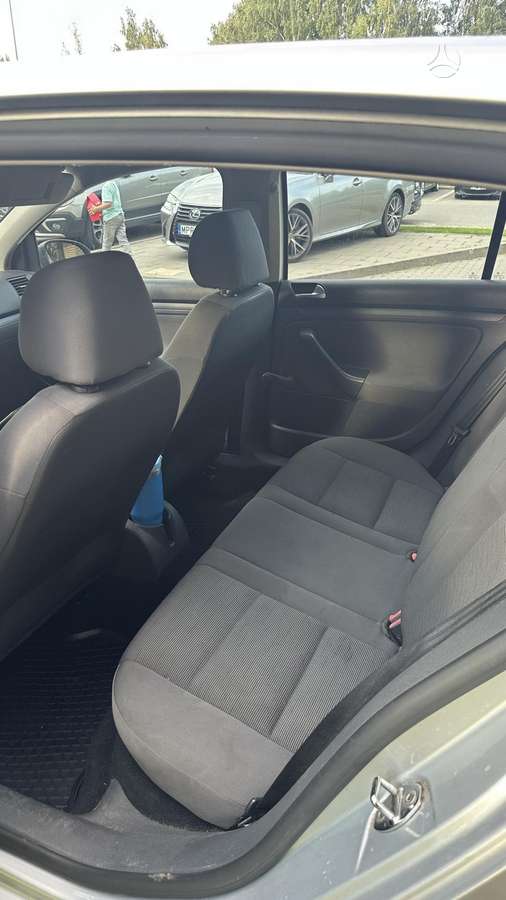 Volkswagen Golf - 9