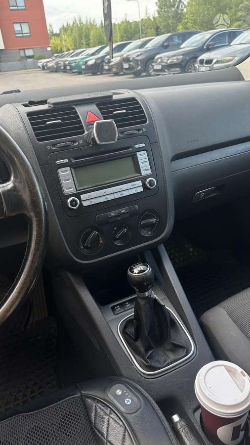 Volkswagen Golf - 10