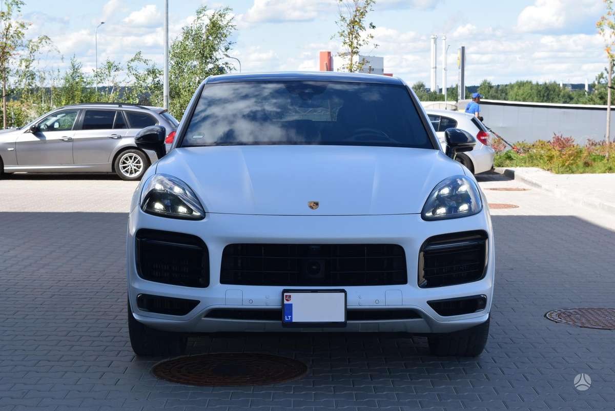 Porsche Cayenne - 2