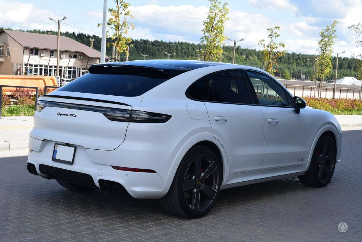 Porsche Cayenne - 4