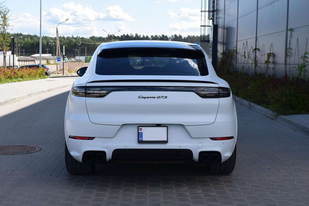 Porsche Cayenne - 5