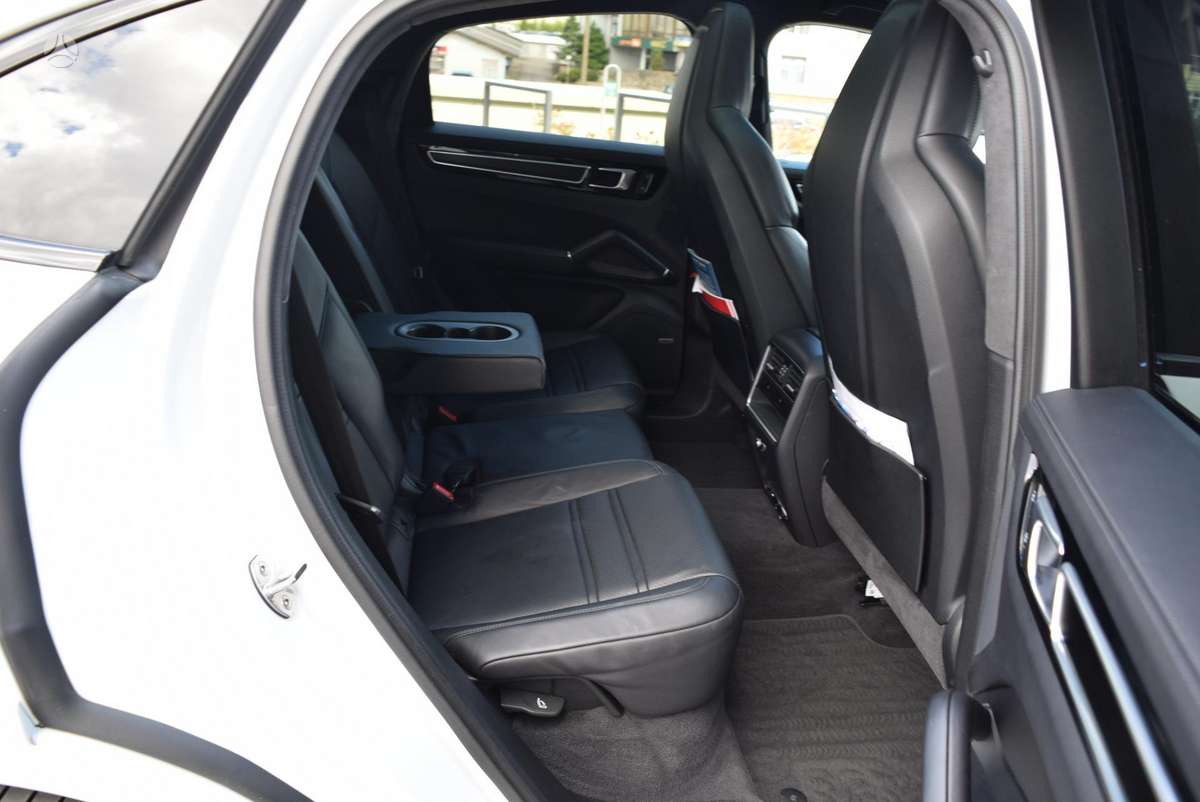 Porsche Cayenne - 12