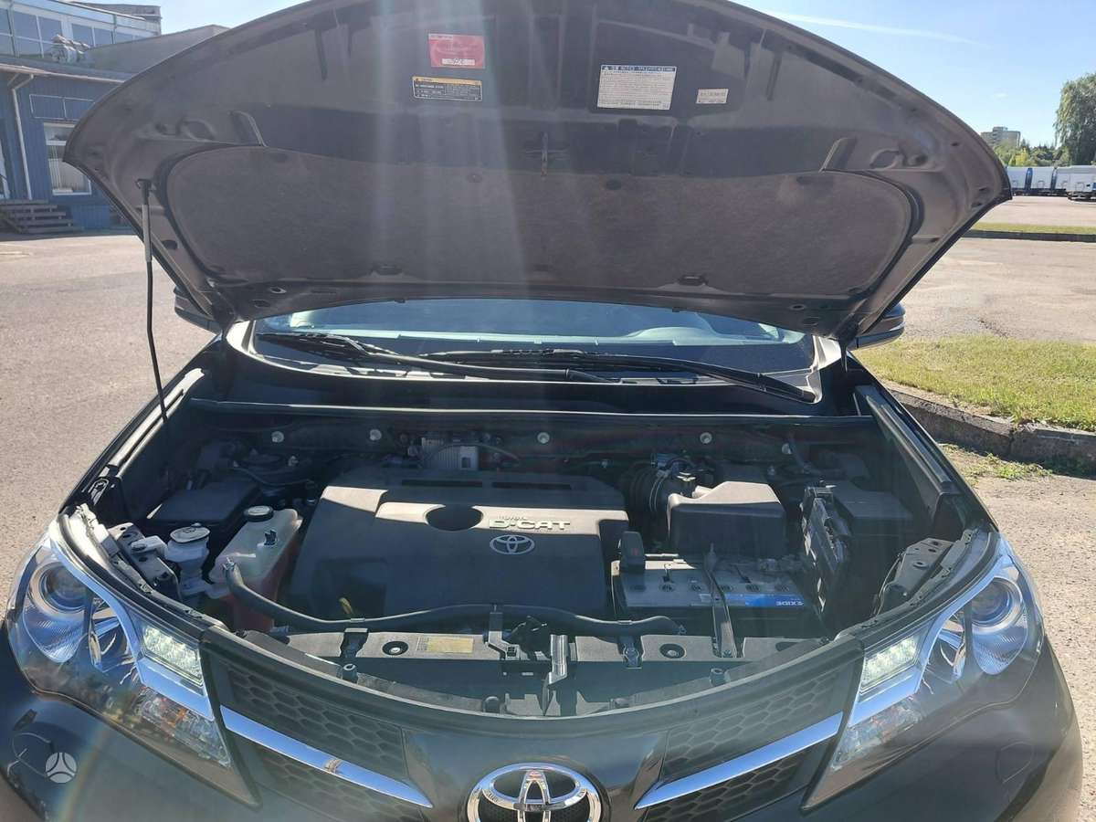 Toyota RAV4 - 6