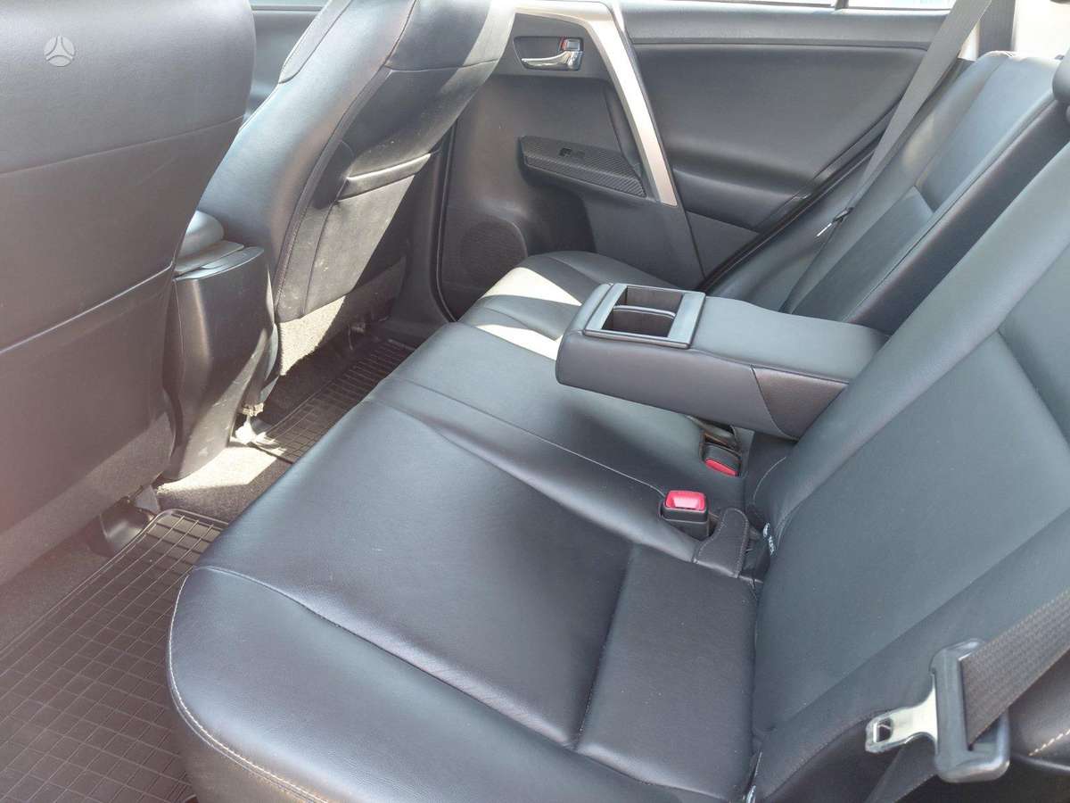 Toyota RAV4 - 10