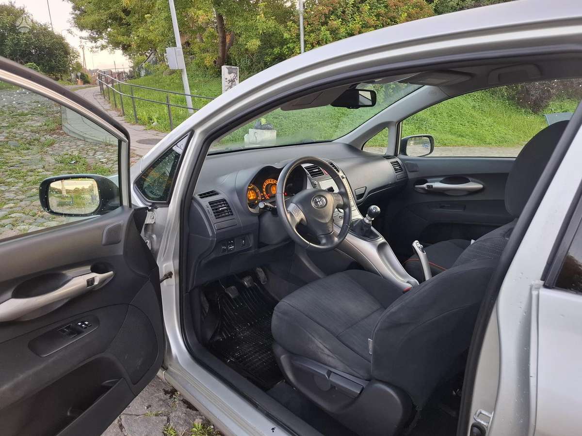 Toyota Auris - 7