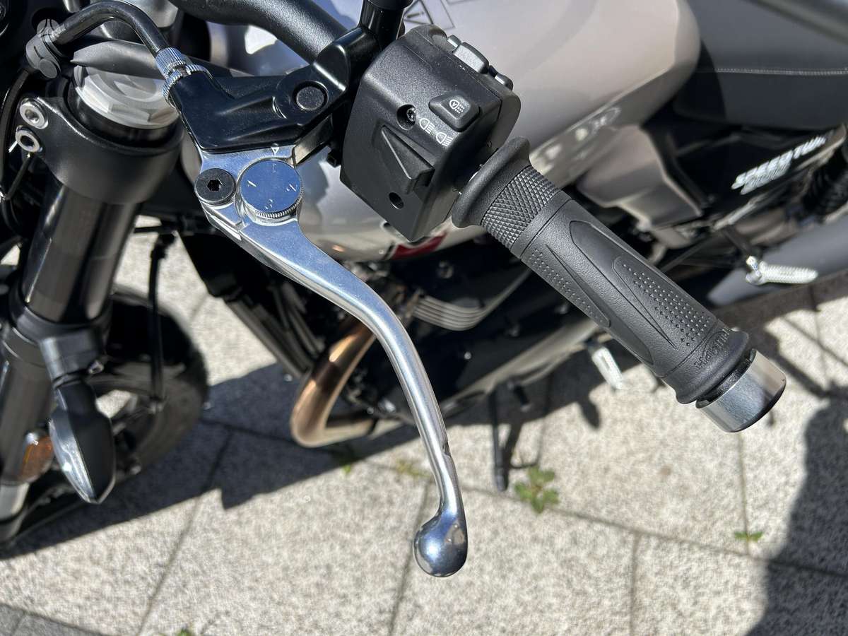 Triumph Speed Twin 900cc, street / classic