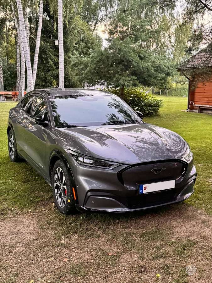 Ford Mustang Mach-E, 75 kWh, hatchback