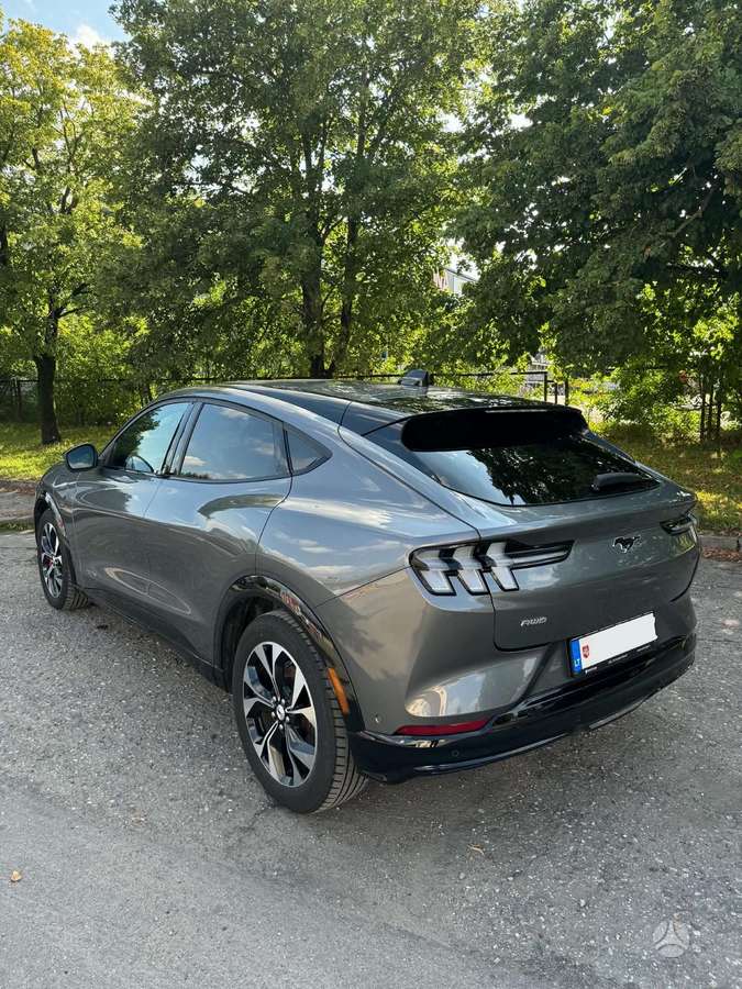Ford Mustang Mach-E, 75 kWh, hatchback