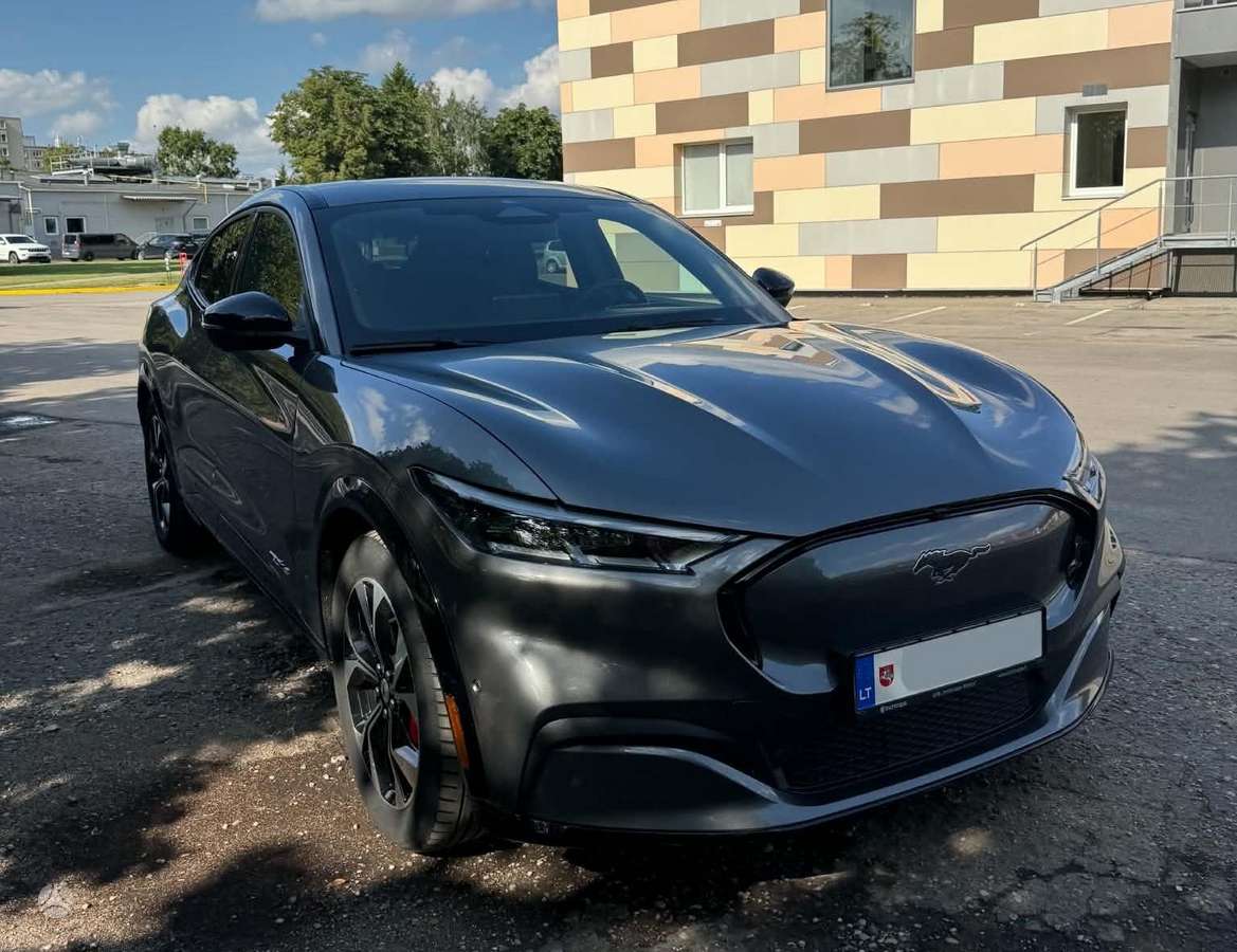 Ford Mustang Mach-E, 75 kWh, hatchback