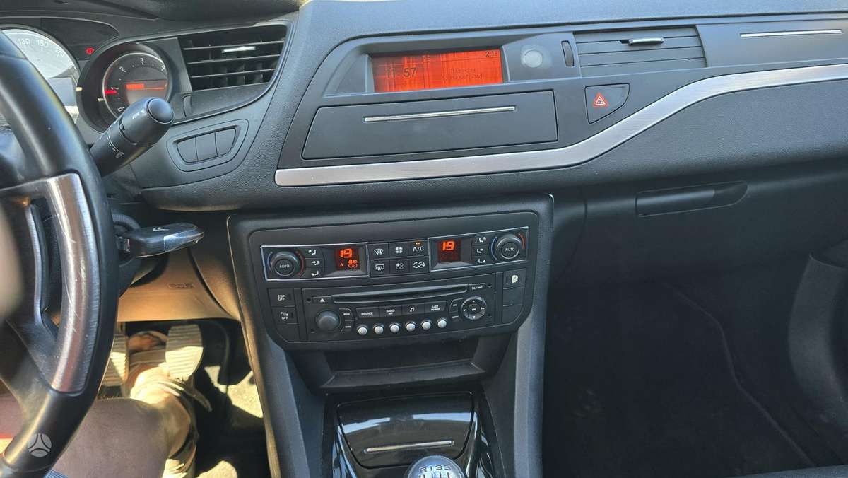 Citroen C5, 2.0 l., Седан