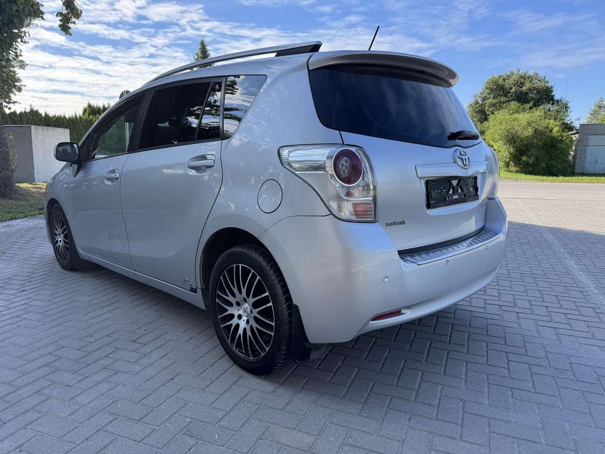 Toyota Verso - 7