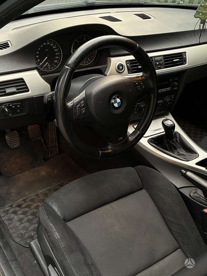 BMW 320, 2.0 l., Седан