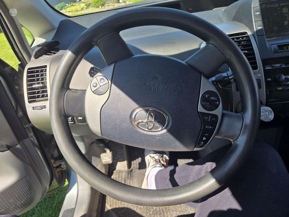 Toyota Prius - 3