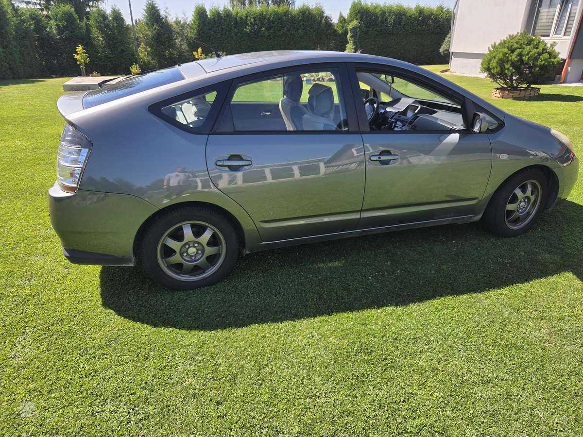 Toyota Prius - 8