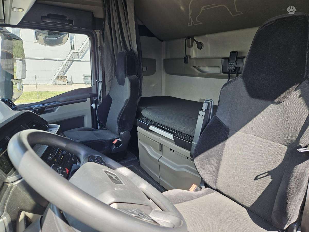 MAN TGX, double sleeper