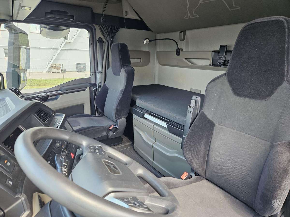MAN TGX, double sleeper