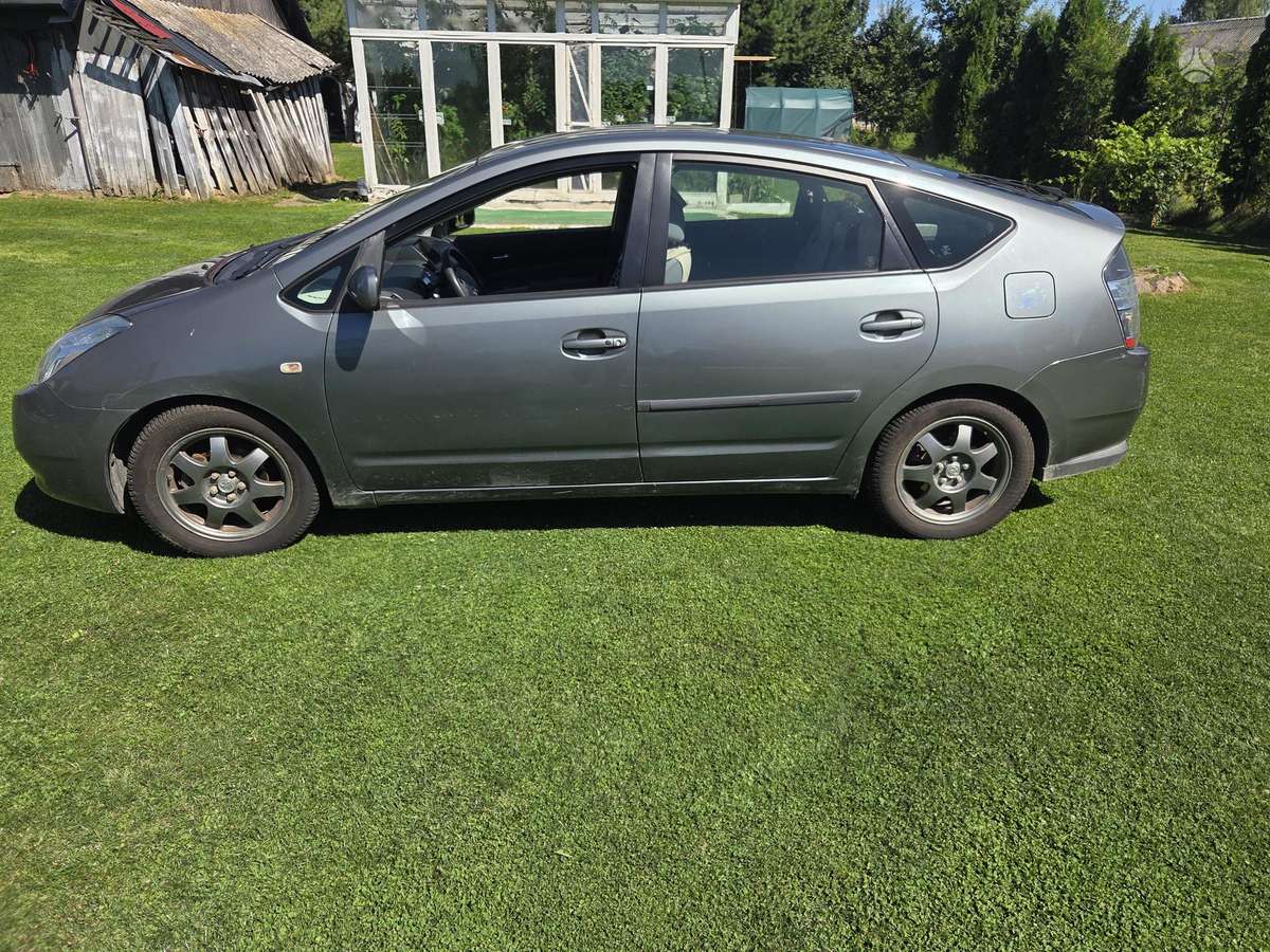 Toyota Prius - 10
