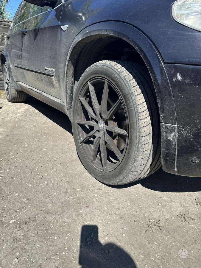 BMW X5 по частям. Detaliu pristatymas