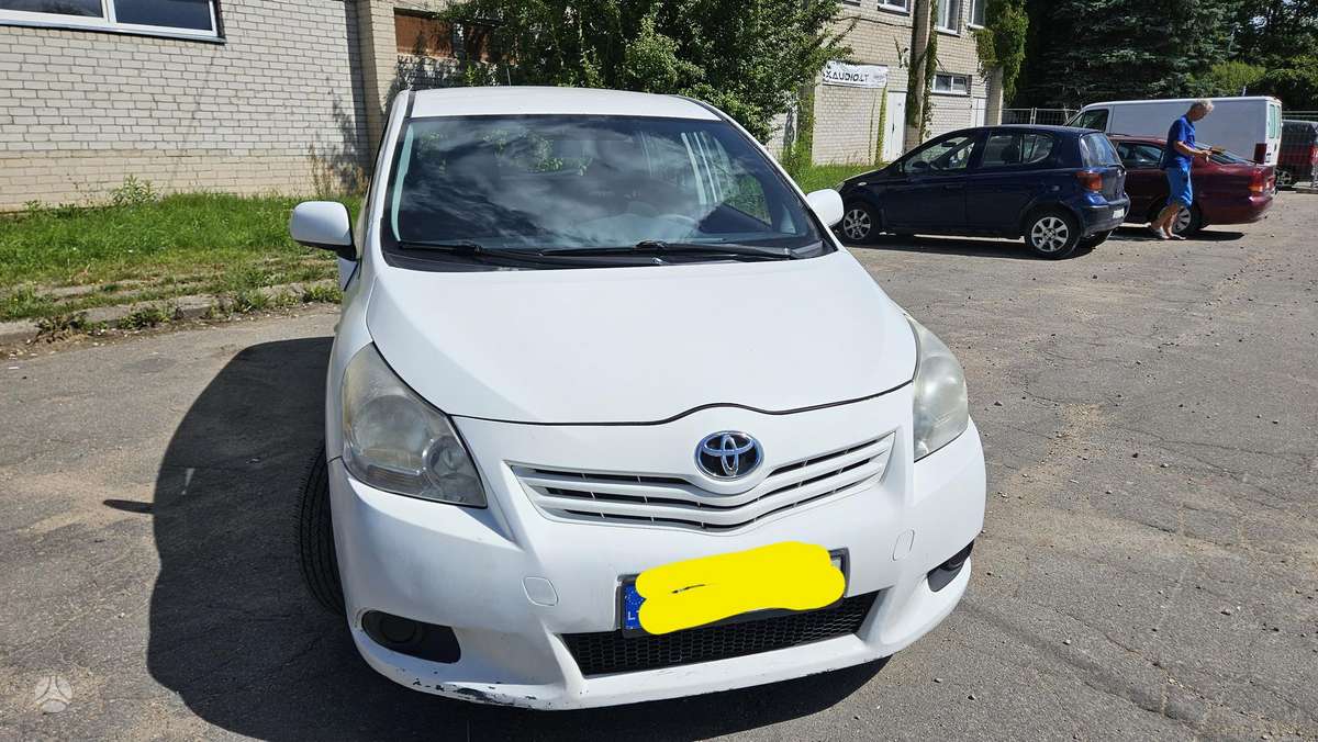 Toyota Verso - 1