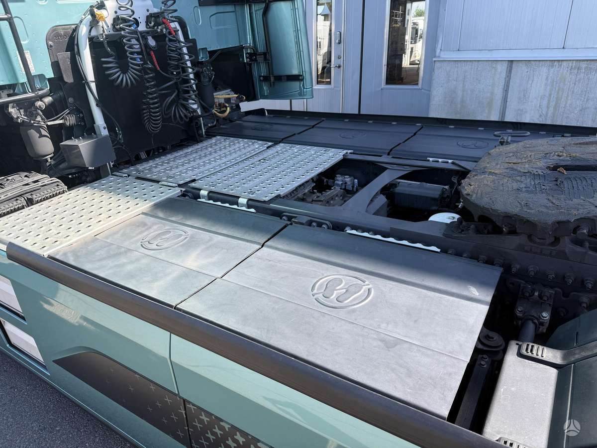 Volvo FHE 490kW Globetrotter, single sleeper