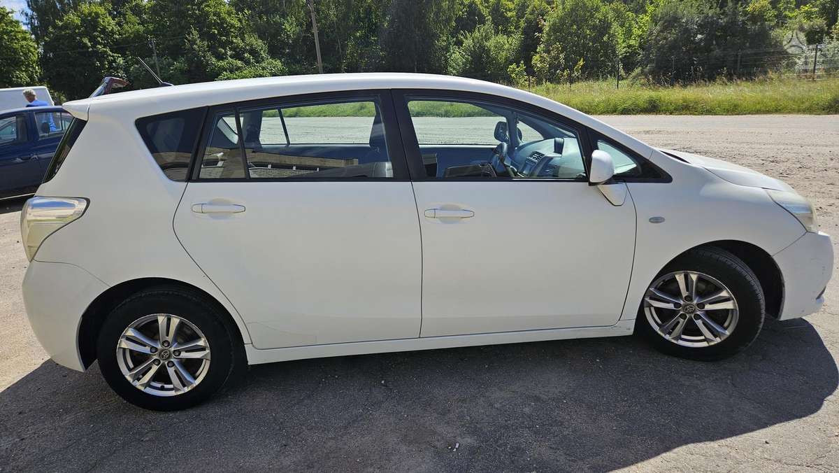 Toyota Verso - 4